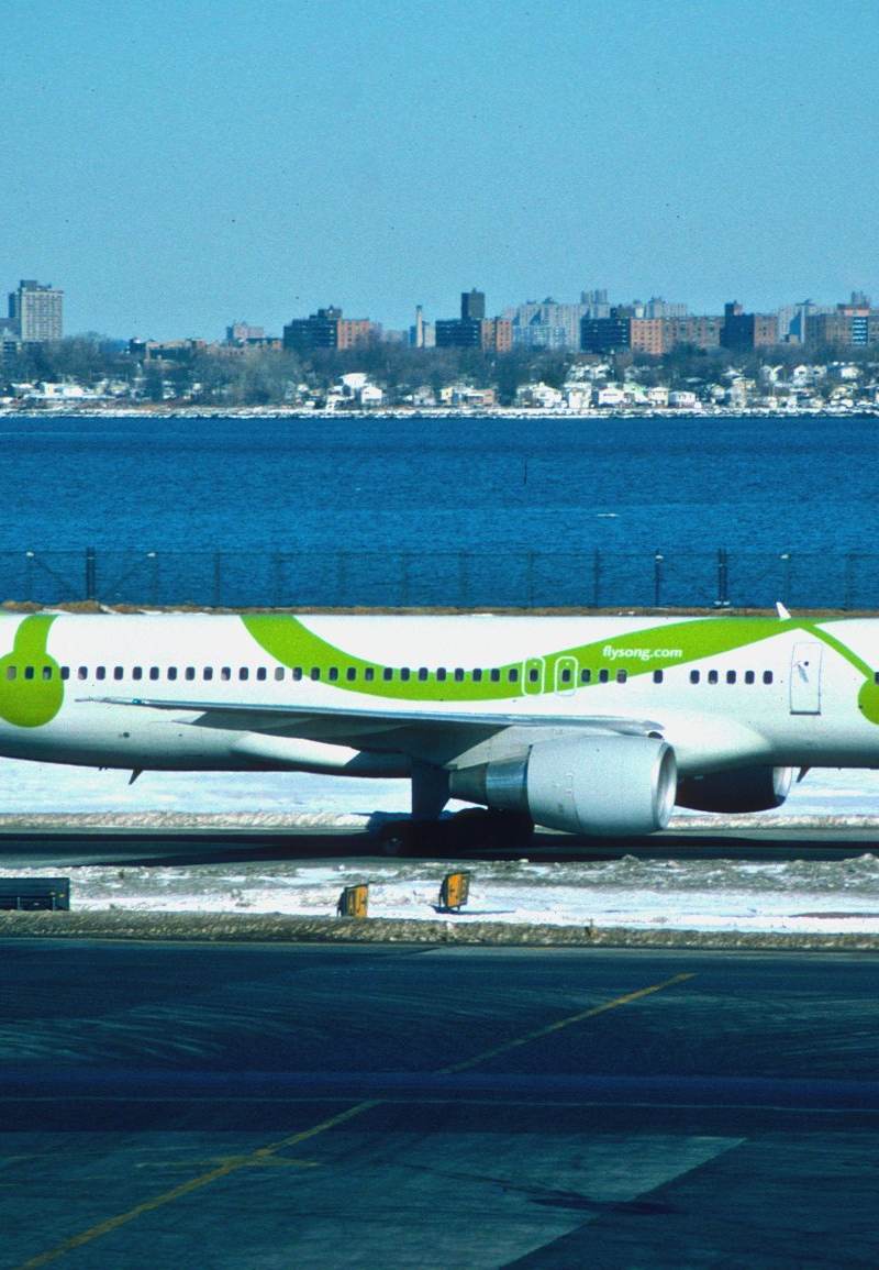 N695DL - Boeing