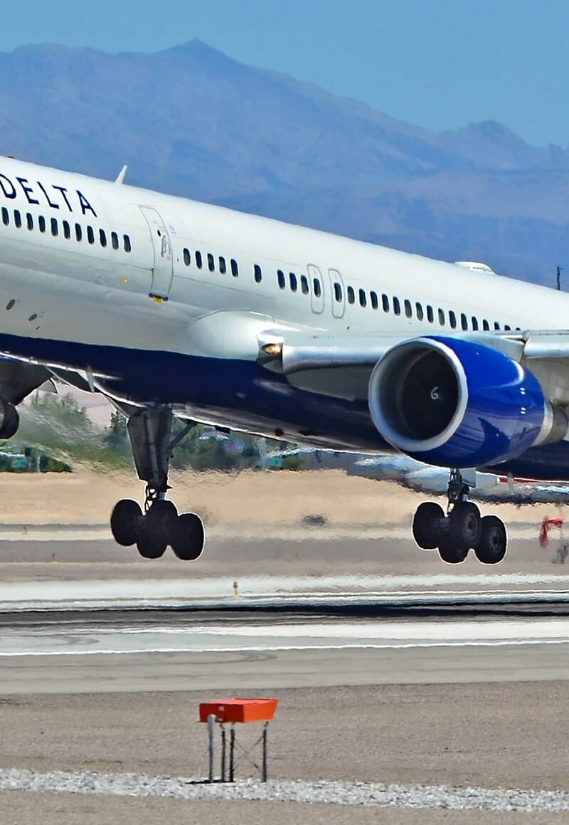N697DL - Twin-engine aircraft