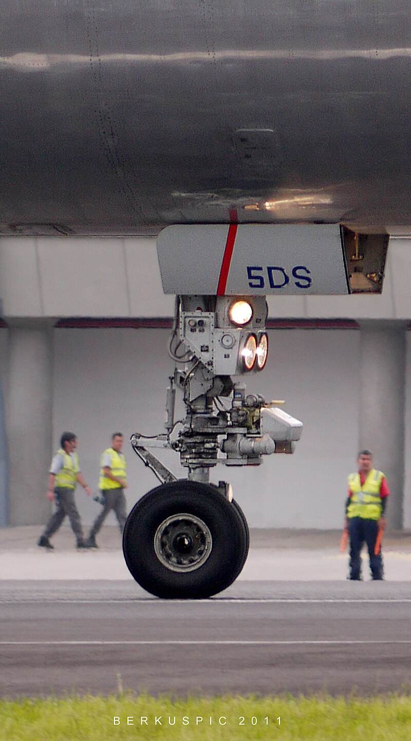 N698AN - Aircraft