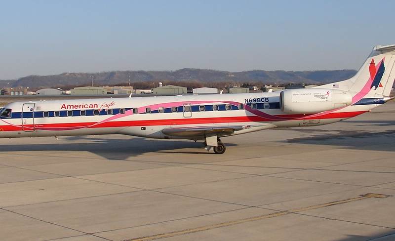 N698CB - Embraer
