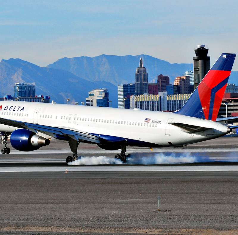 N698DL - Boeing