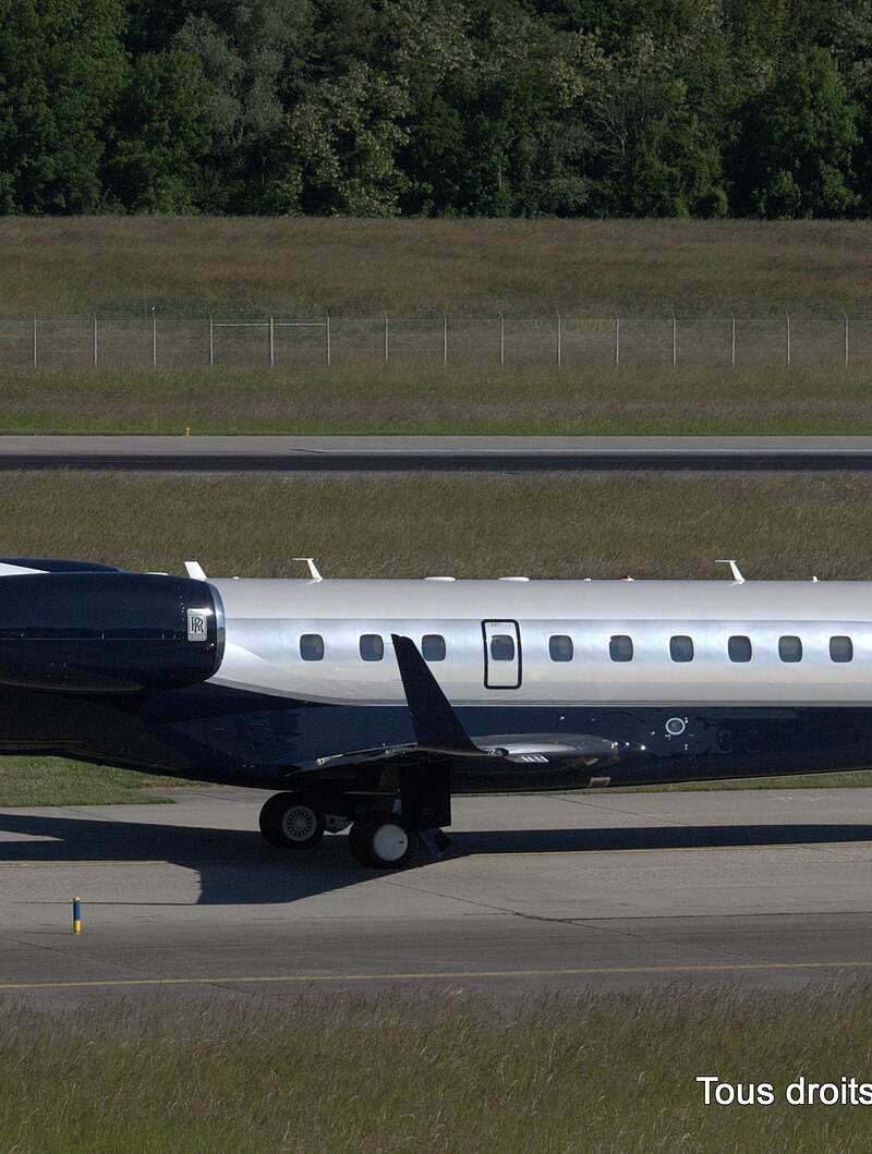 N698EE - Business jet