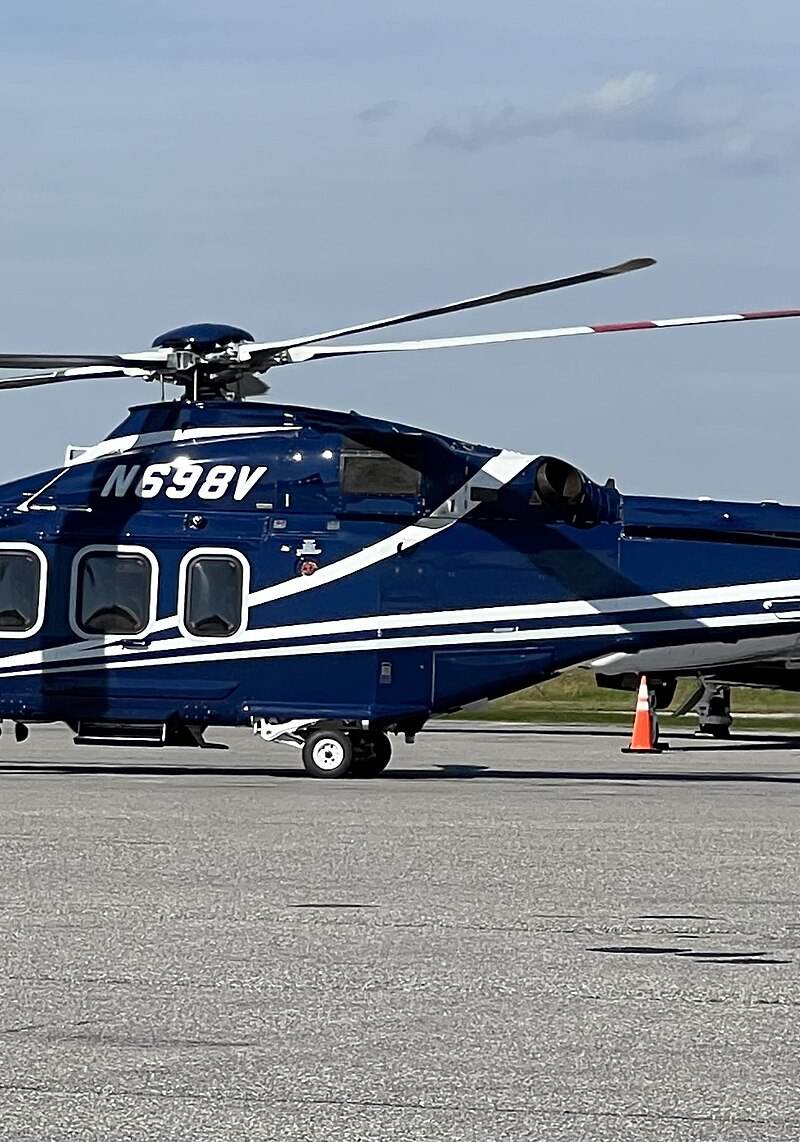 N698V - Business jet