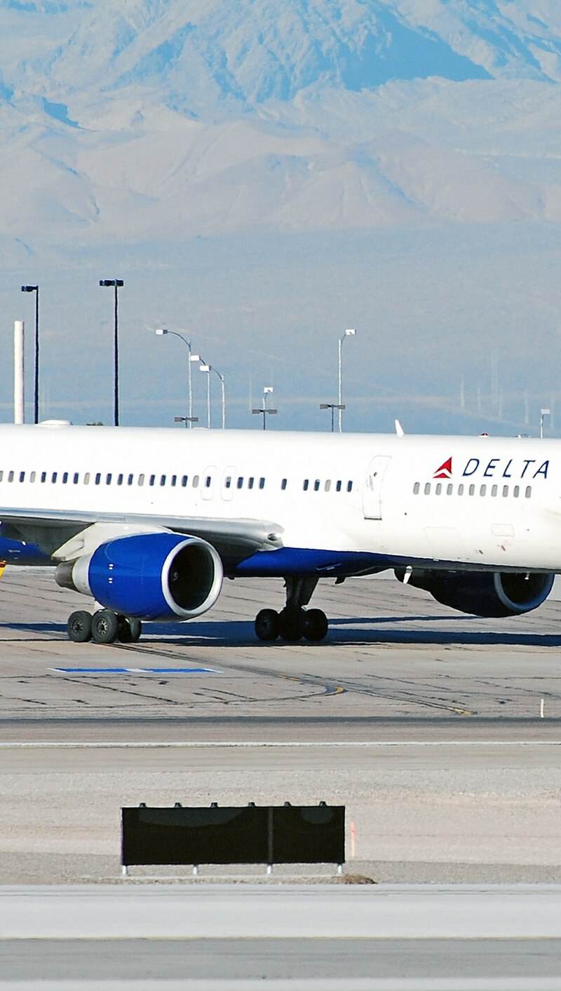 N699DL - Boeing