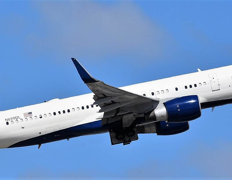 N699DL - Boeing