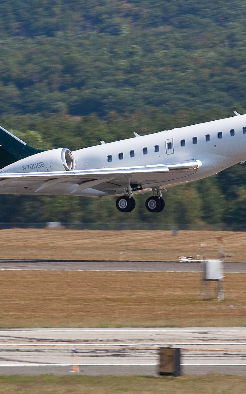 N700GB - Business jet