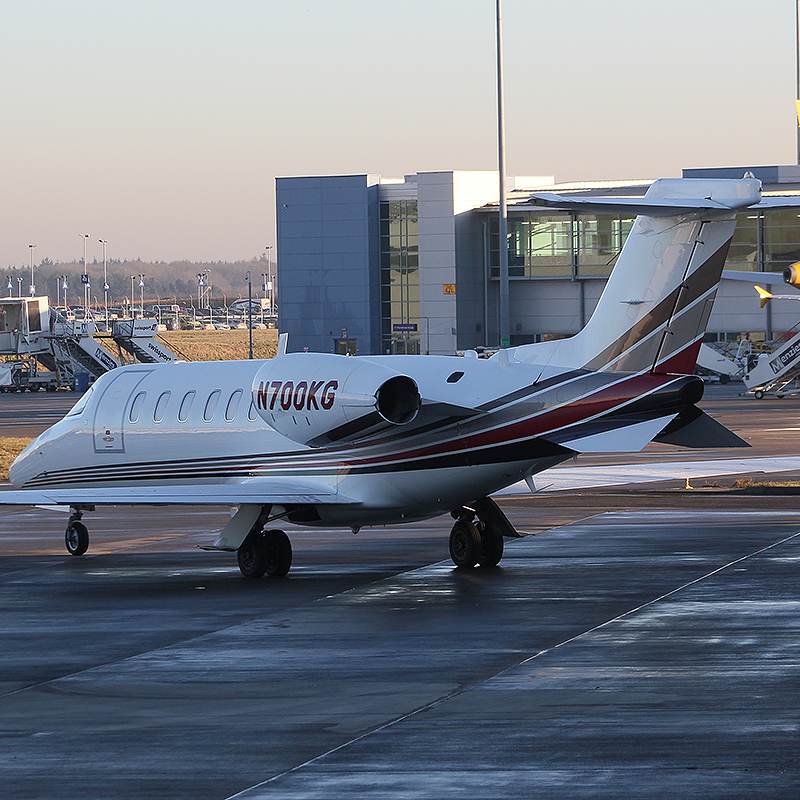 N700KG - Business jet