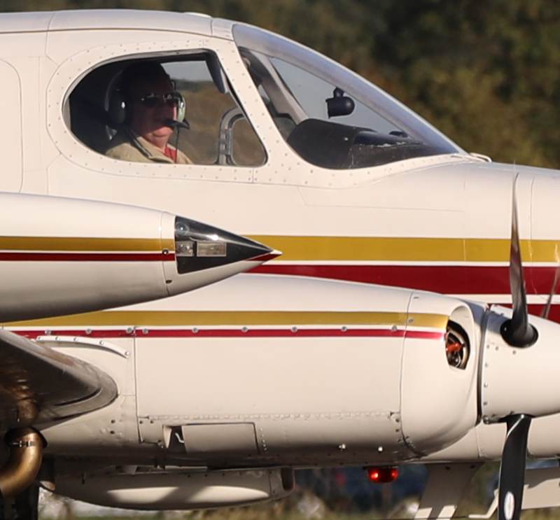 N63EN - Twin-engine aircraft