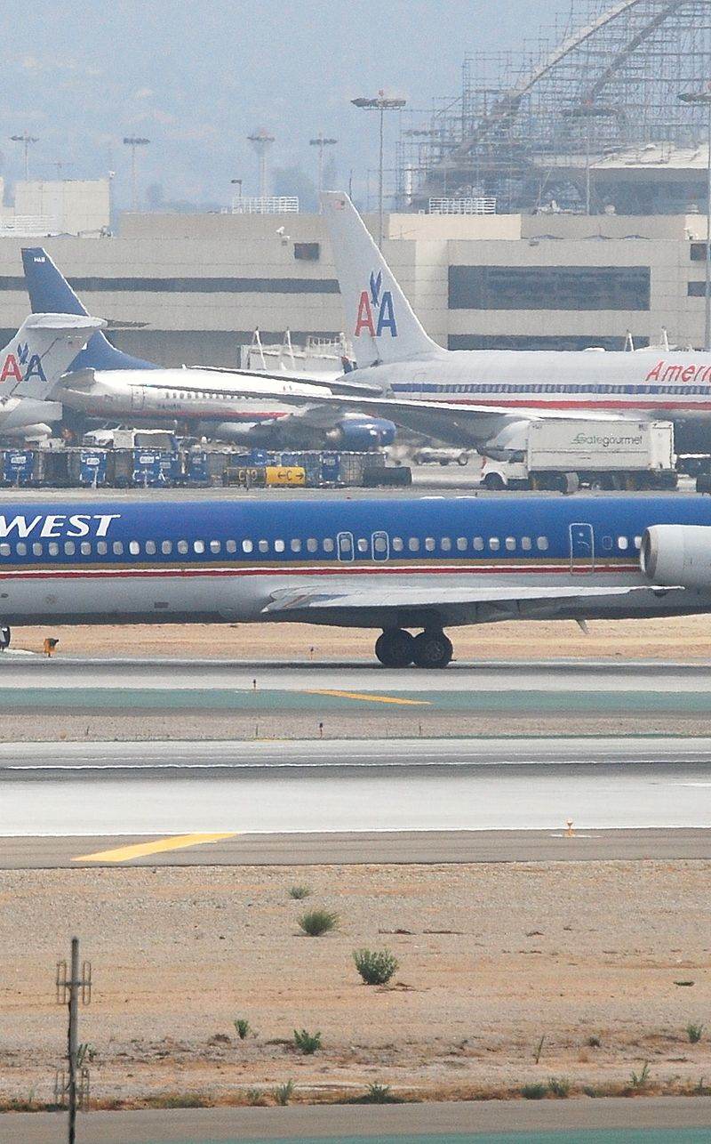 N701ME - Douglas