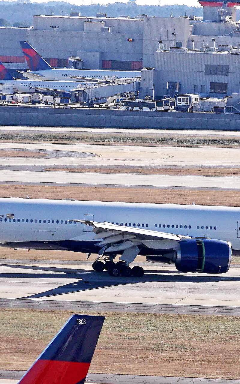 N702DN - Twin-engine aircraft
