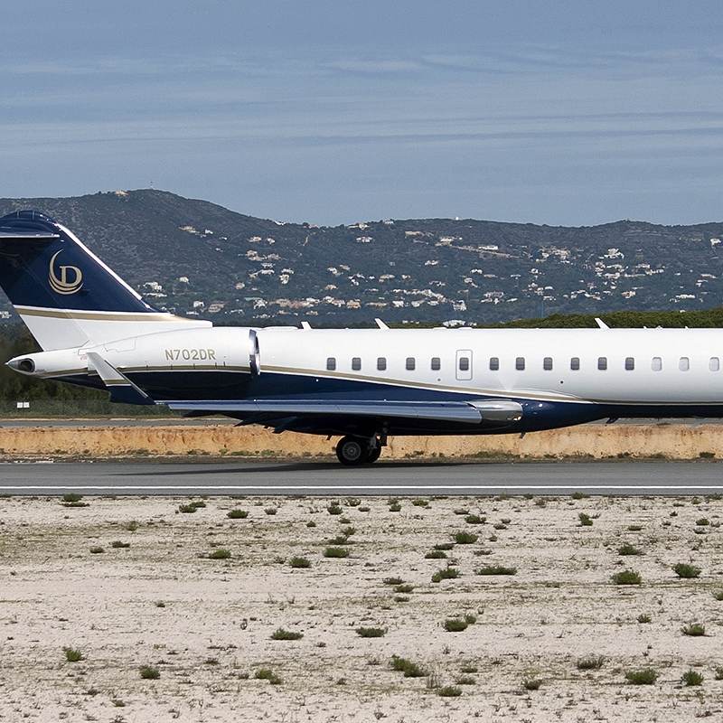 N702DR - Business jet