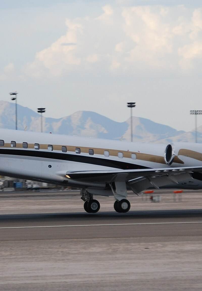N702DR - Business jet