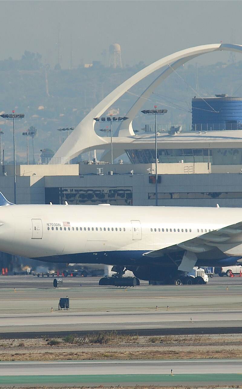 N703DN - Twin-engine aircraft