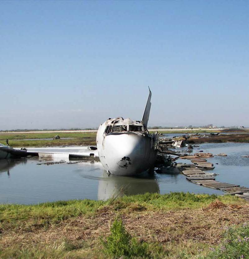  - Twin-engine aircraft