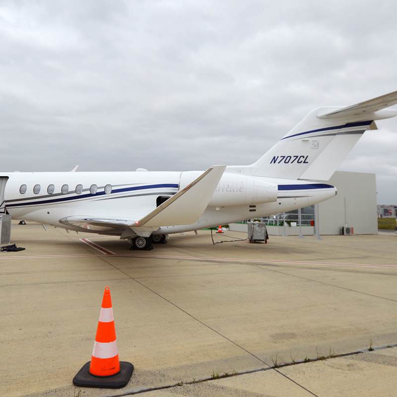 N707CL - Business jet