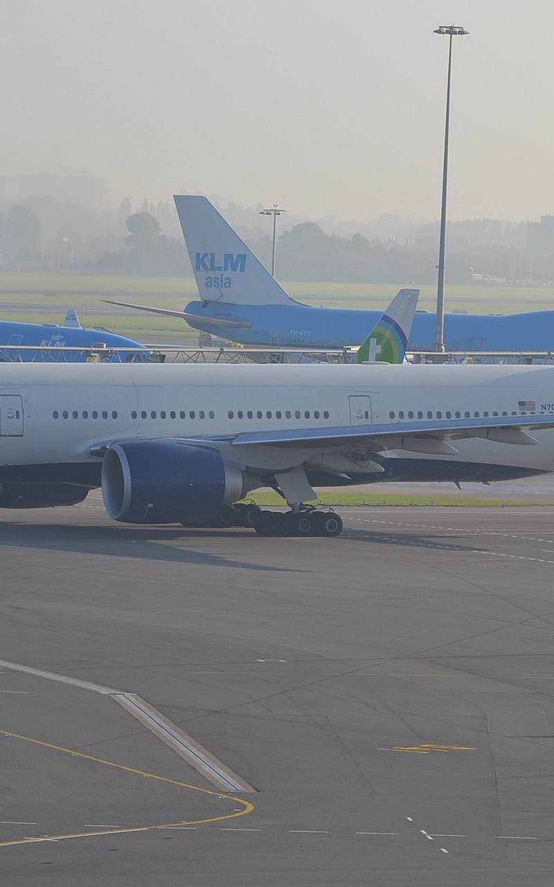 N707DN - Twin-engine aircraft