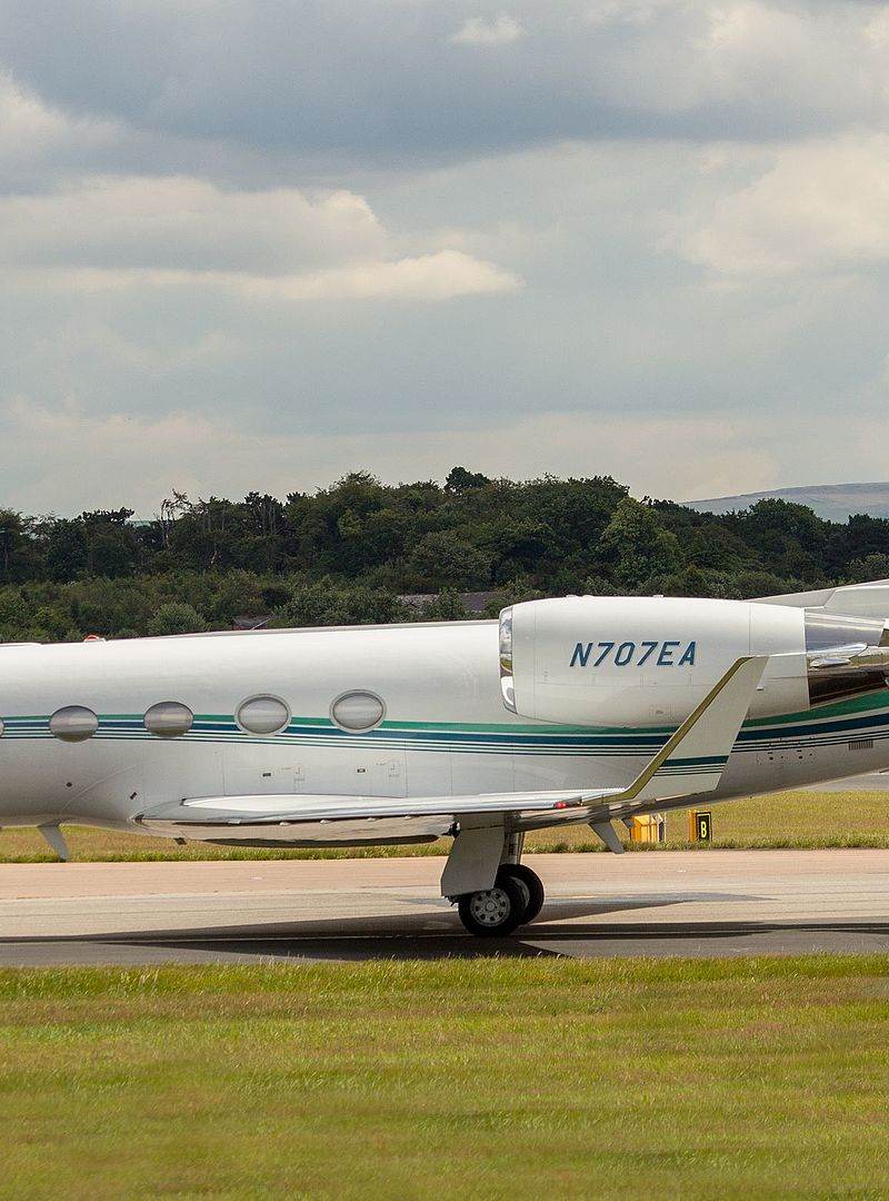 N707EA - Business jet