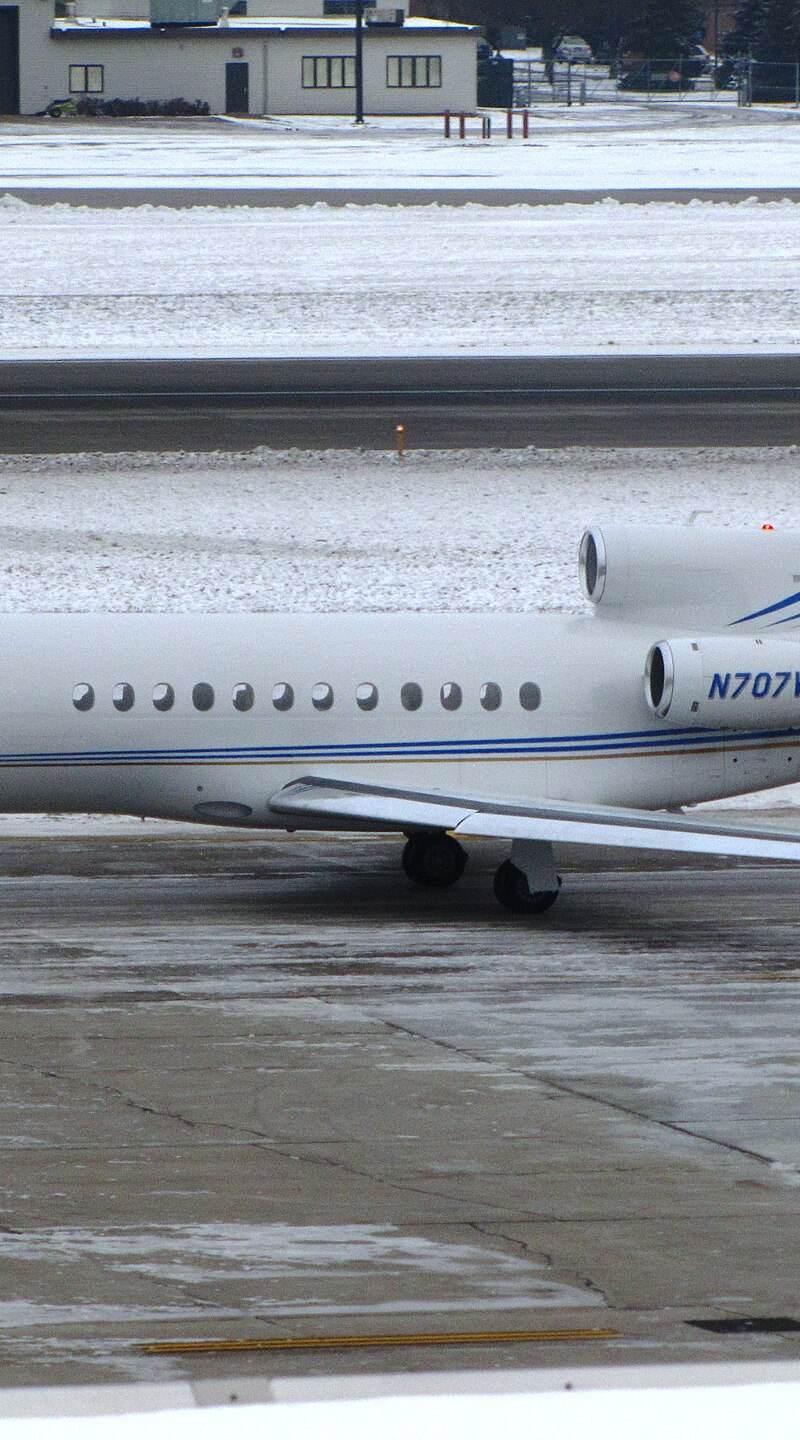 N707WB - Business jet