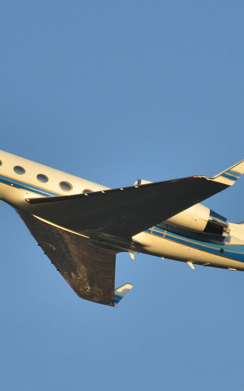 N68AL - Business jet