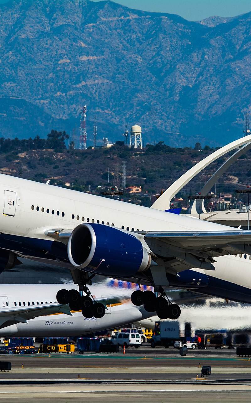 N709DN - Twin-engine aircraft