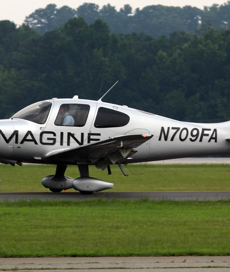 N709FA - Cirrus