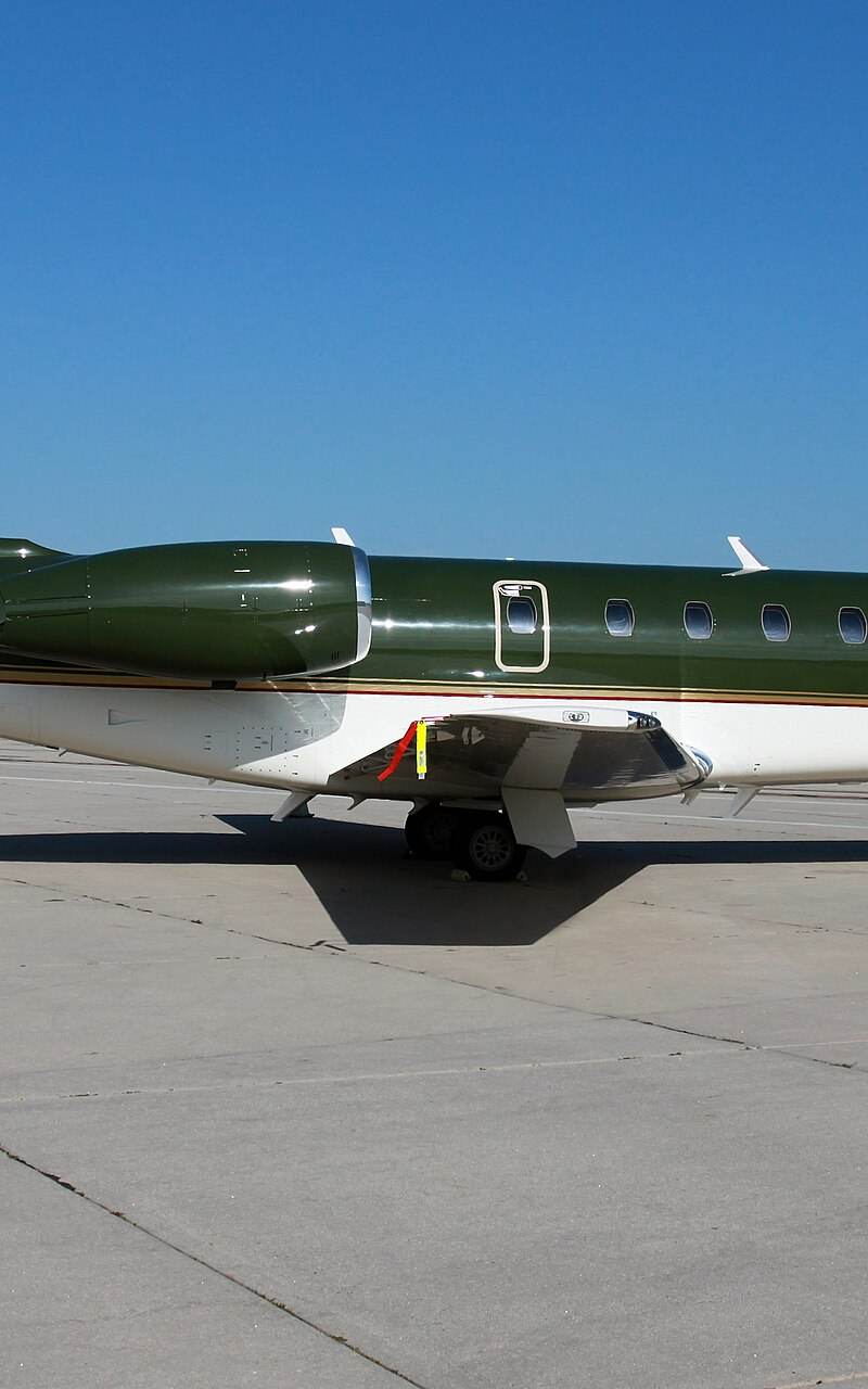 N6GU - Business jet