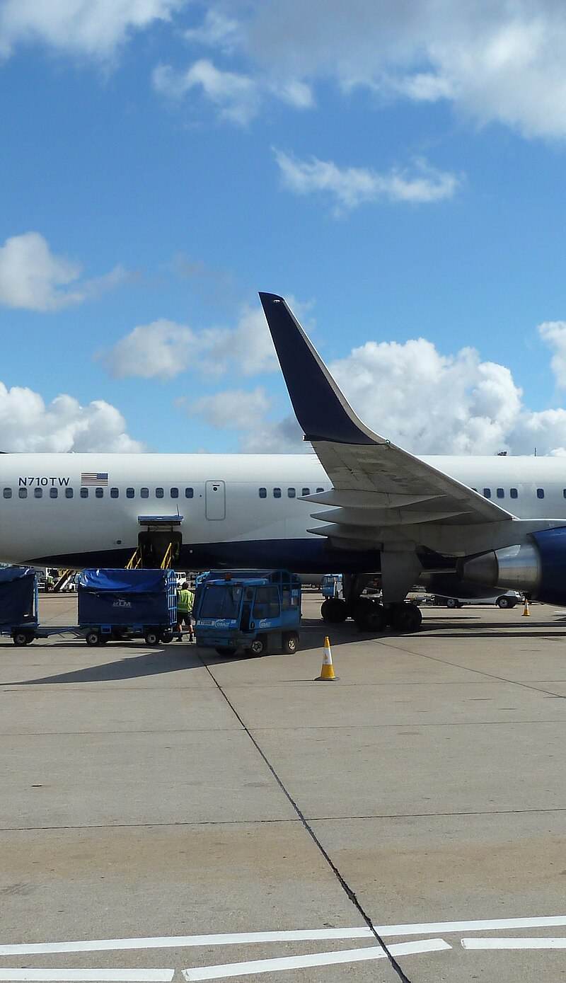 N710TW - Twin-engine aircraft