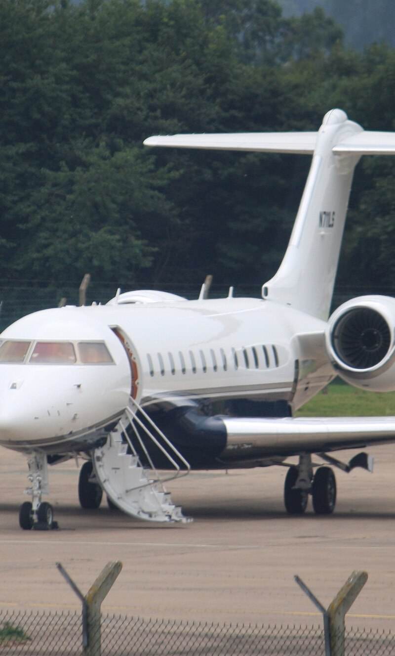 N711LS - Business jet