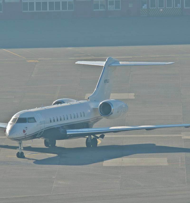 N711LS - Business jet