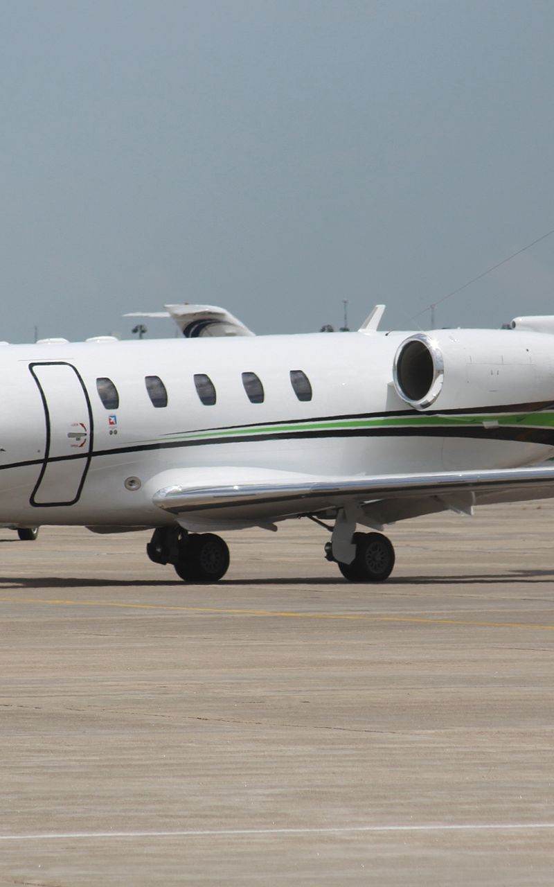 N711LV - Business jet