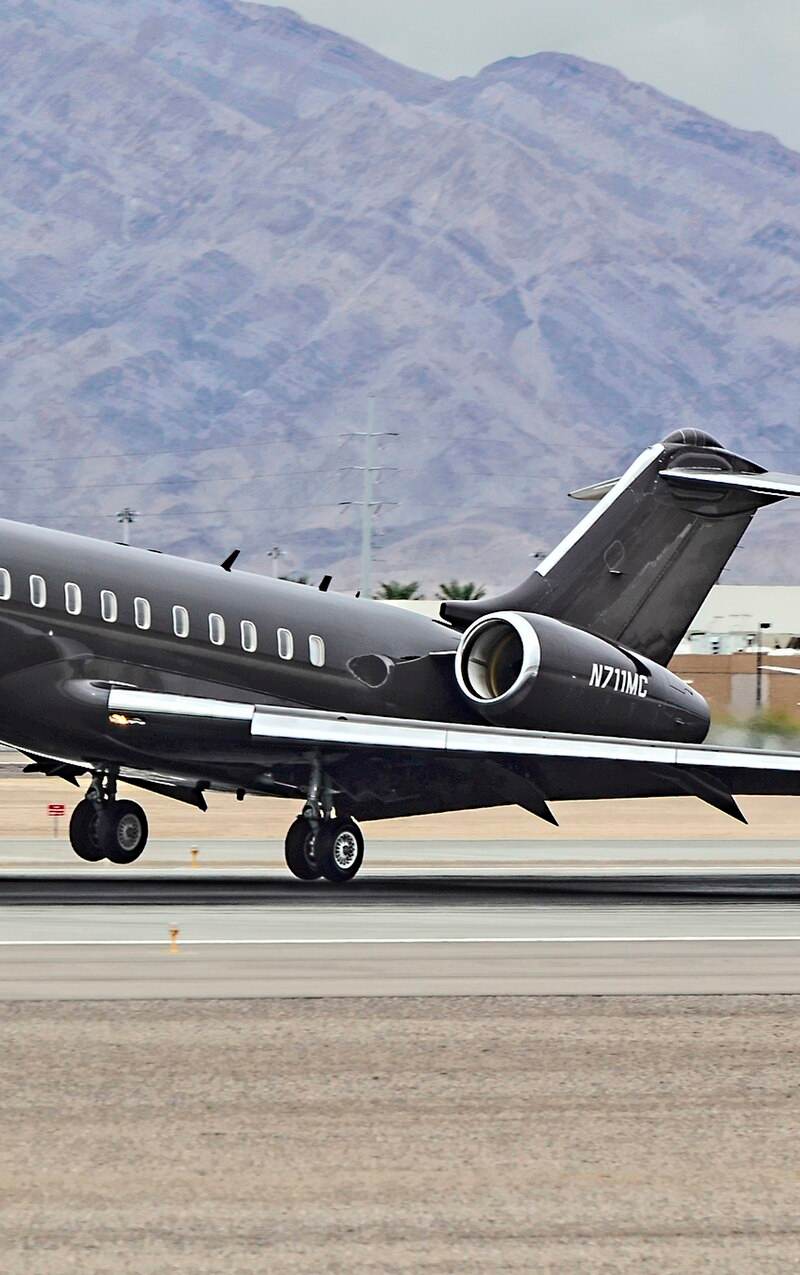 N711MC - Bombardier