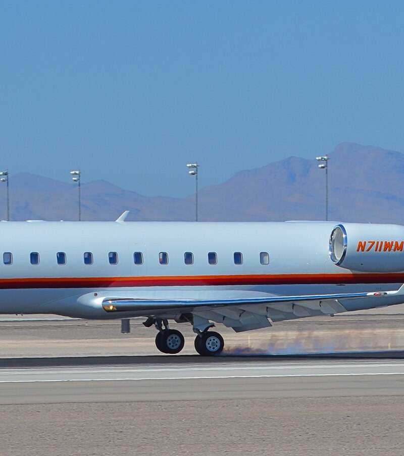 N711WM - Business jet