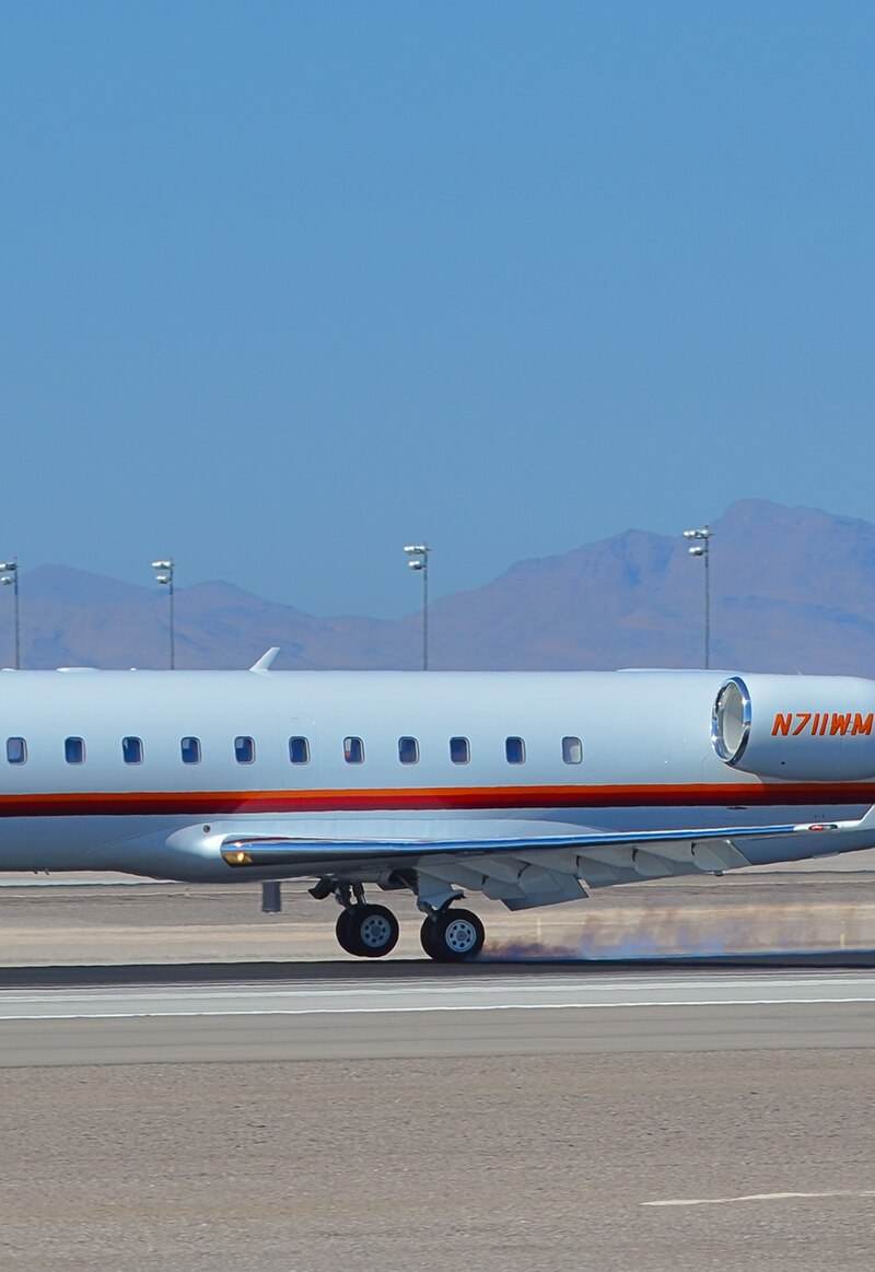 N711WM - Business jet