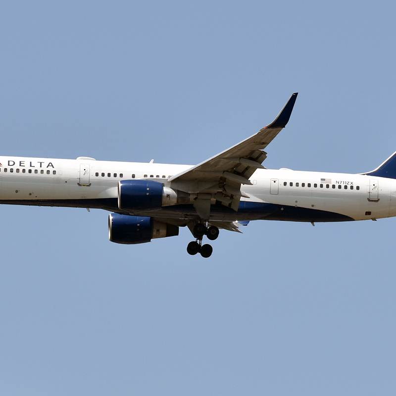 N711ZX - Twin-engine aircraft