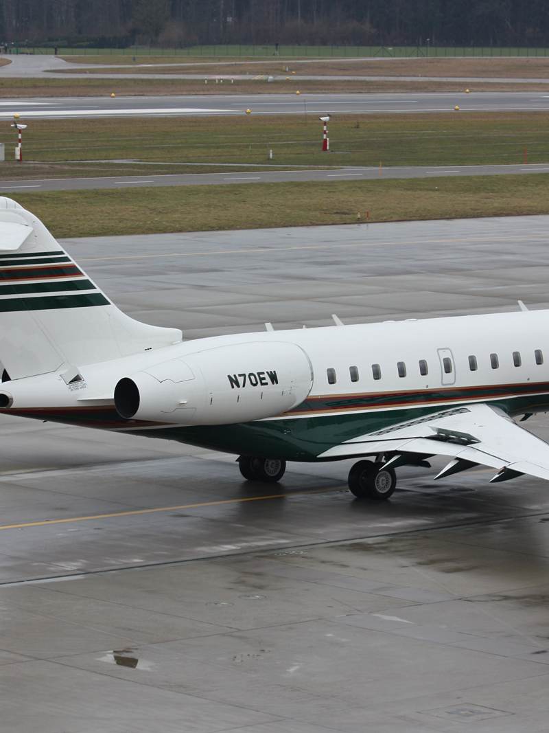N70EW - Business jet