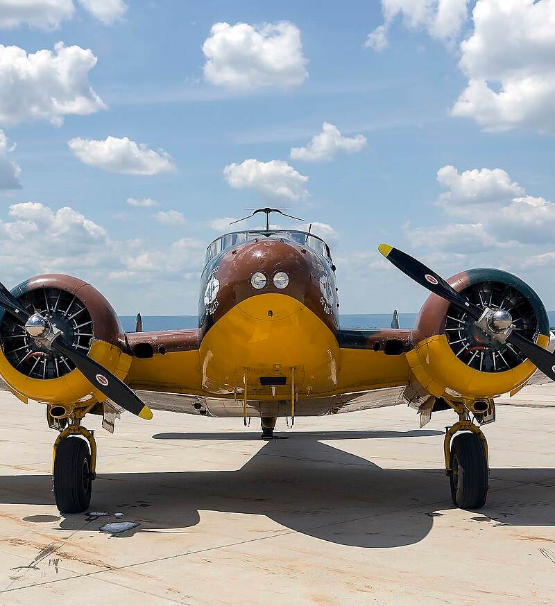 N70GA - Twin-engine aircraft