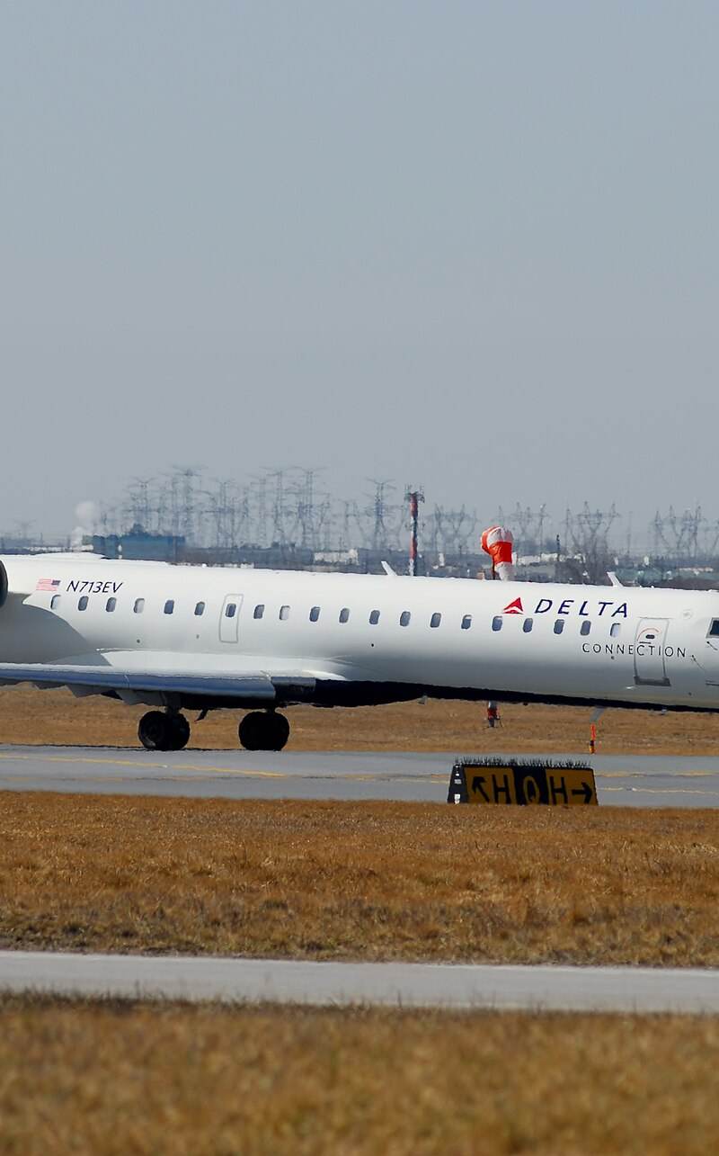 N713EV - Bombardier