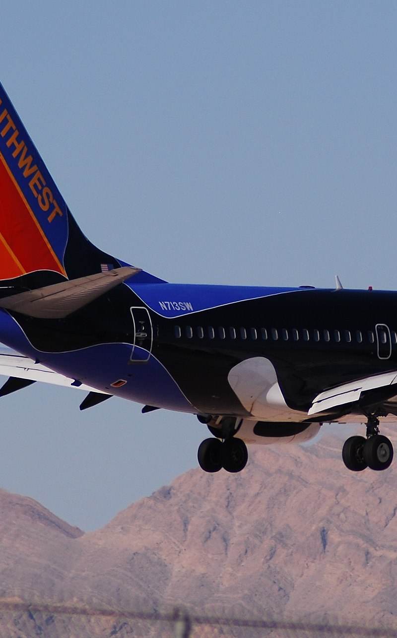 N713SW - Boeing
