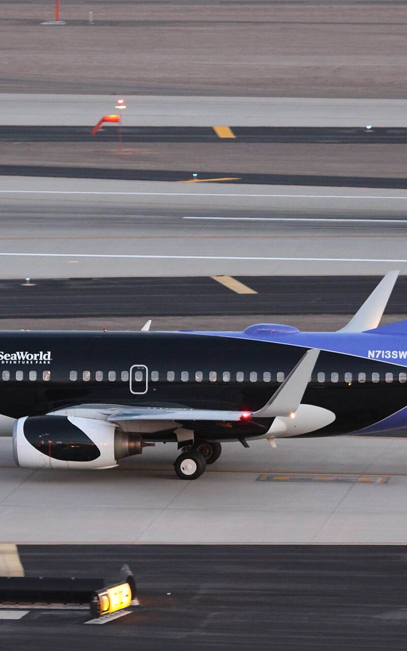 N713SW - Boeing