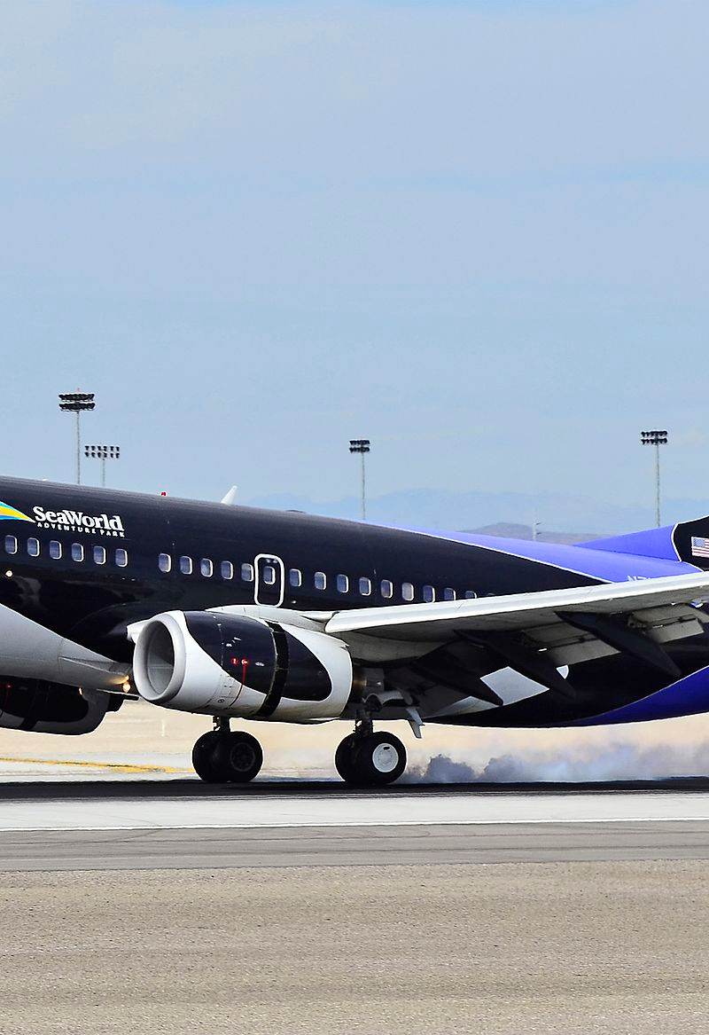 N713SW - Boeing