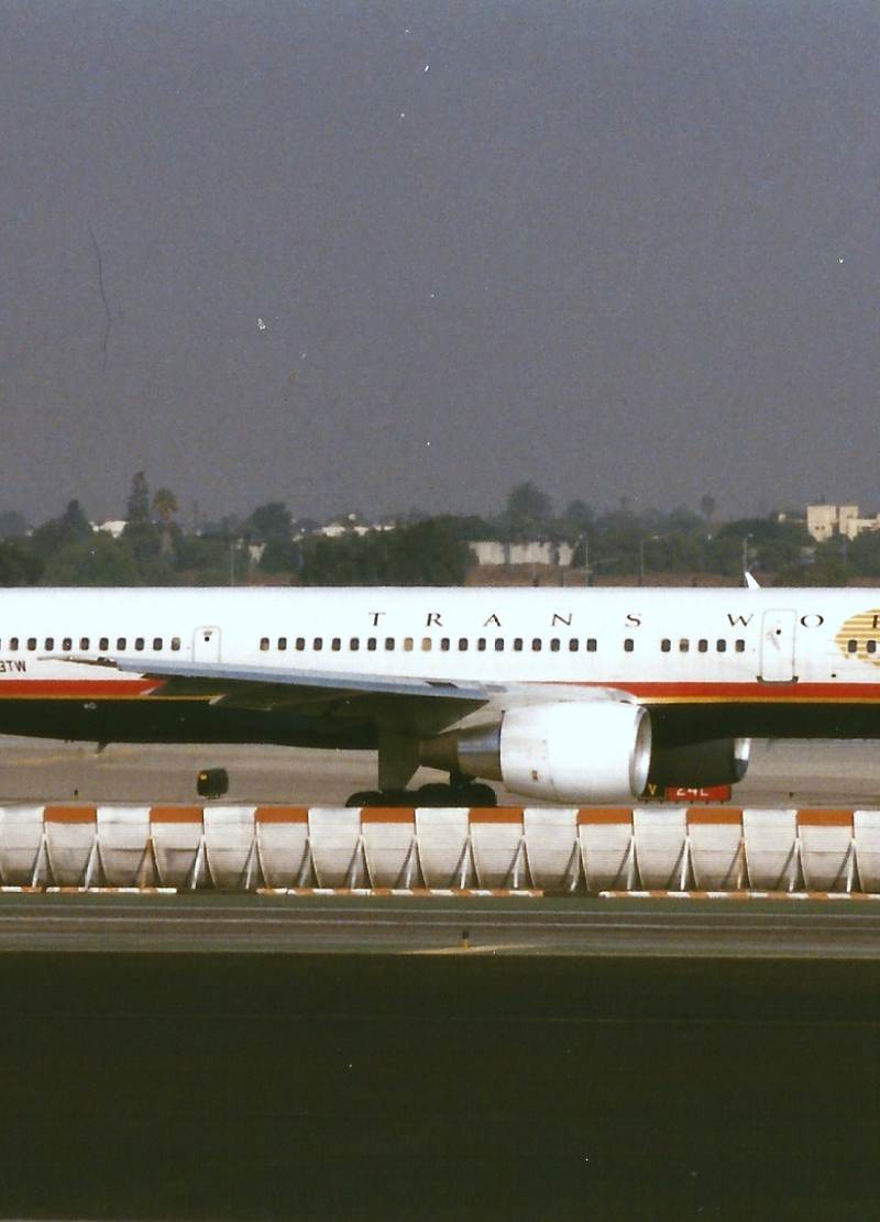 N713TW - Twin-engine aircraft