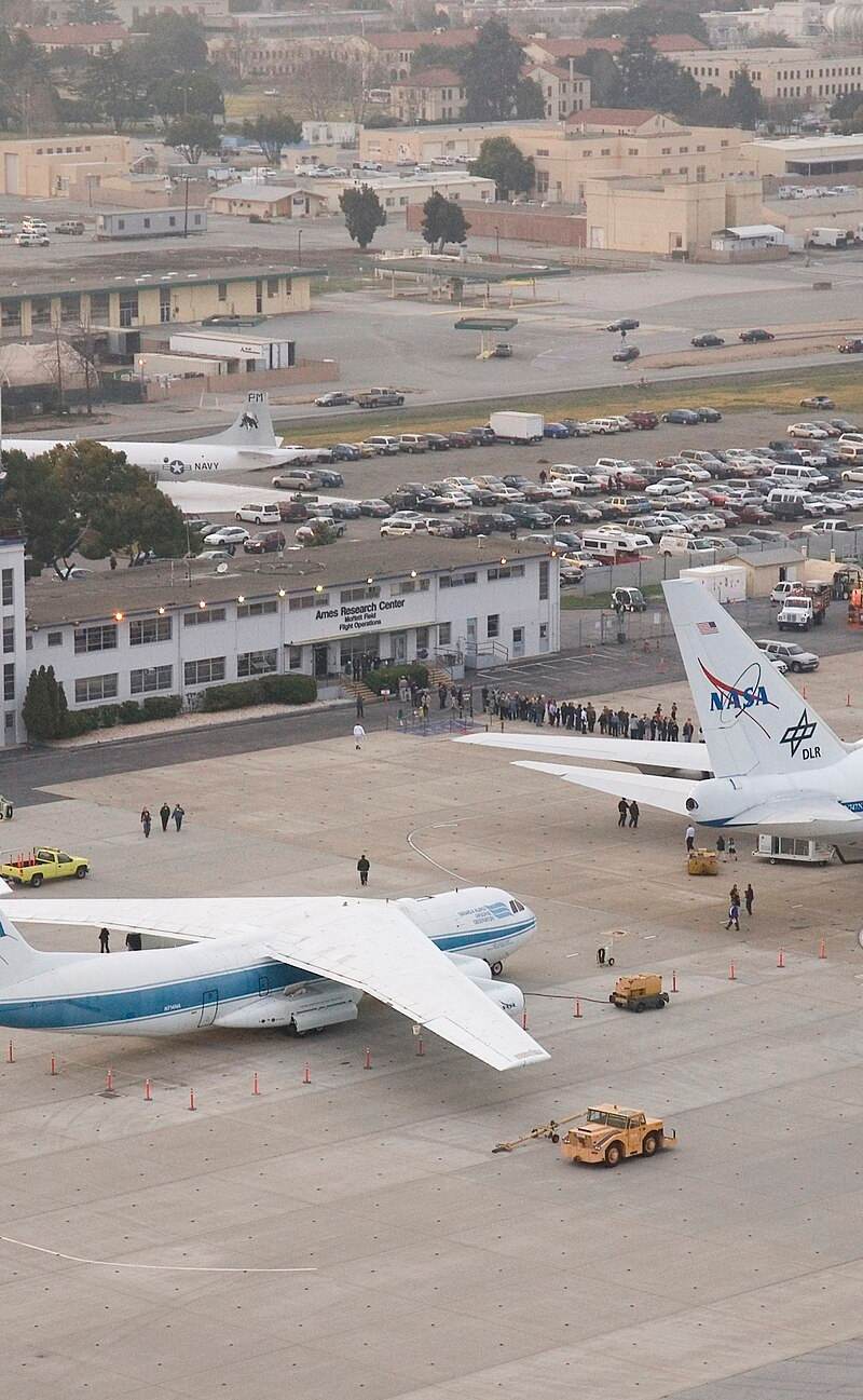  - Twin-engine aircraft
