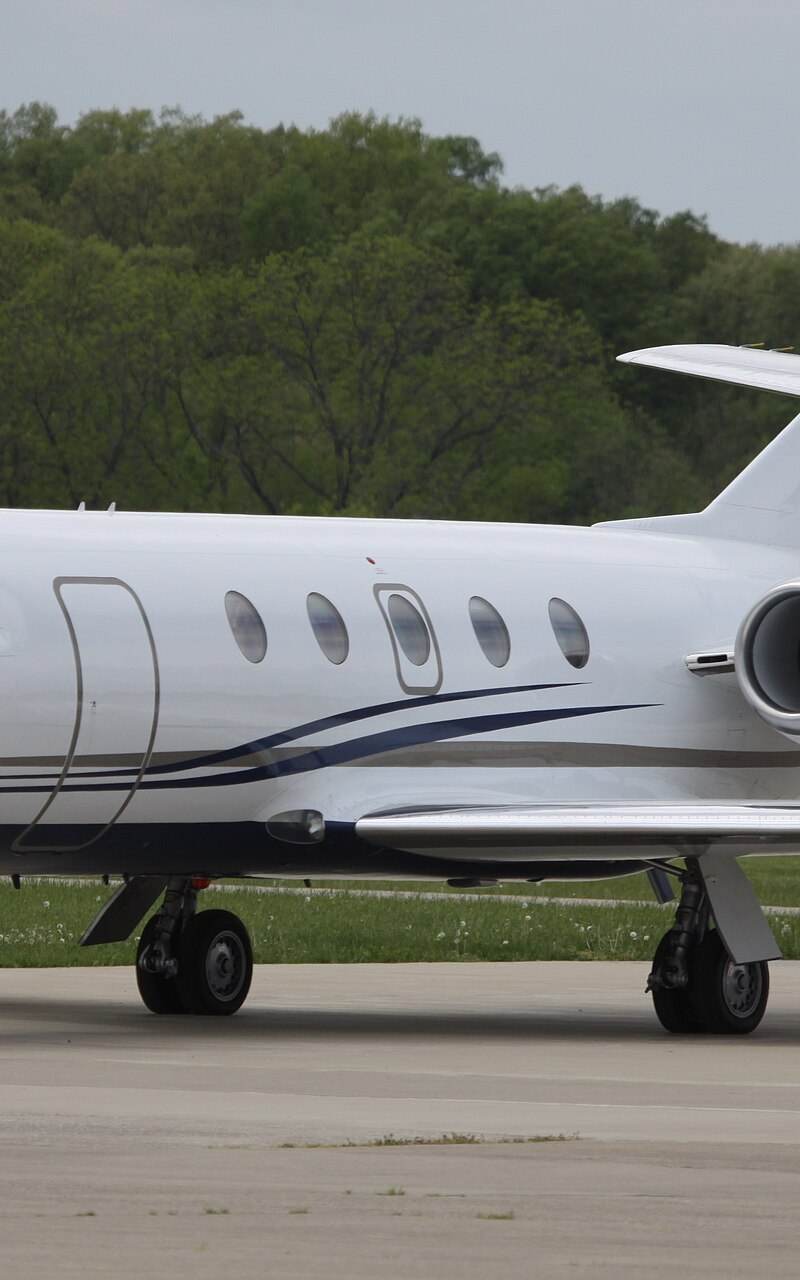 N70PL - Business jet
