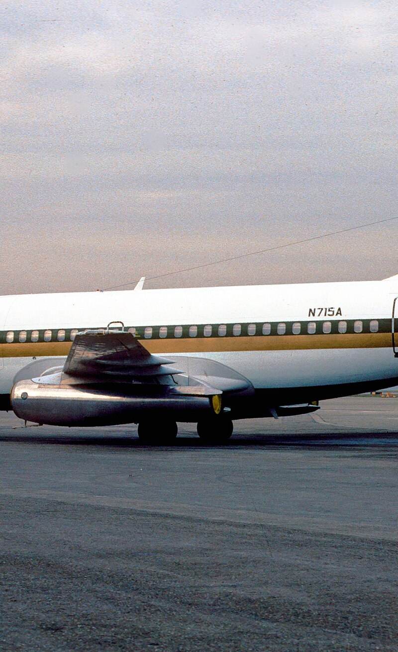 N715A - Twin-engine aircraft