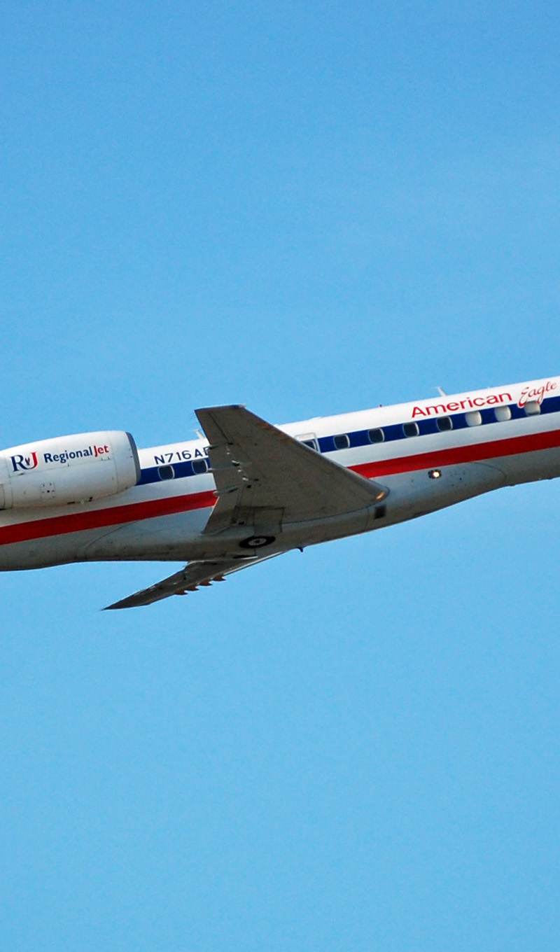 N716AE - Twin-engine aircraft