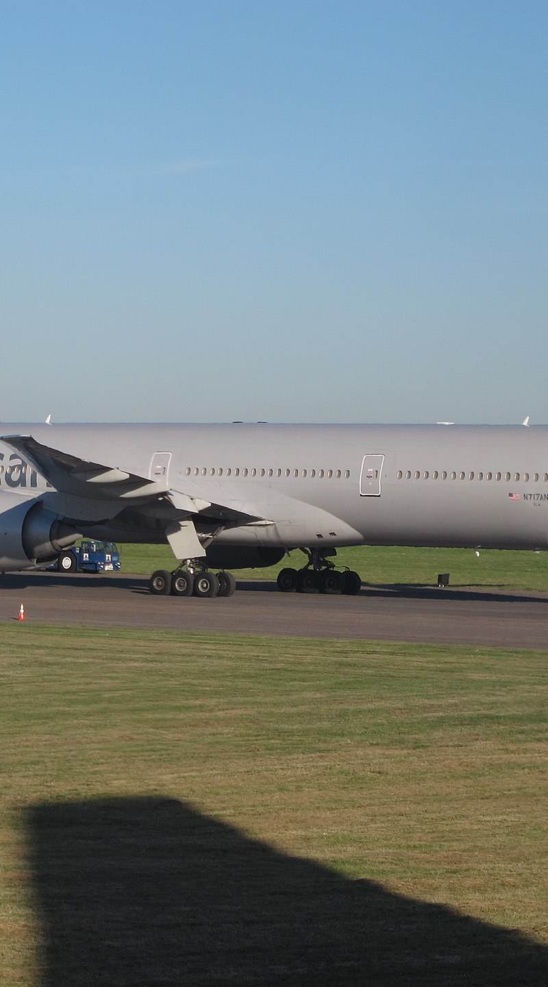 N717AN - Twin-engine aircraft
