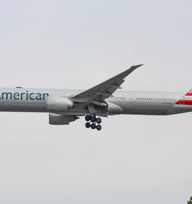 N717AN - Twin-engine aircraft