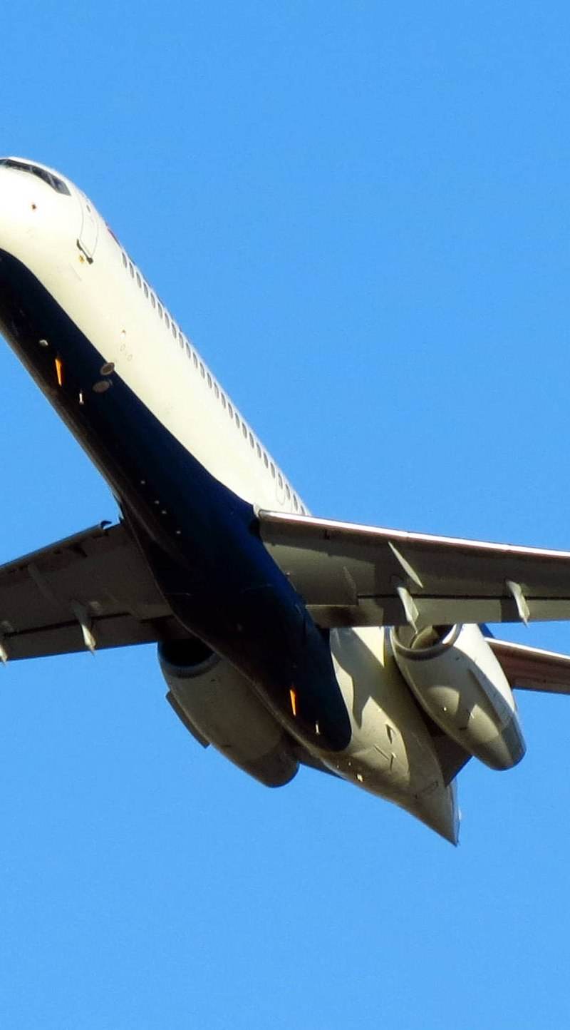 N717JL - Business jet