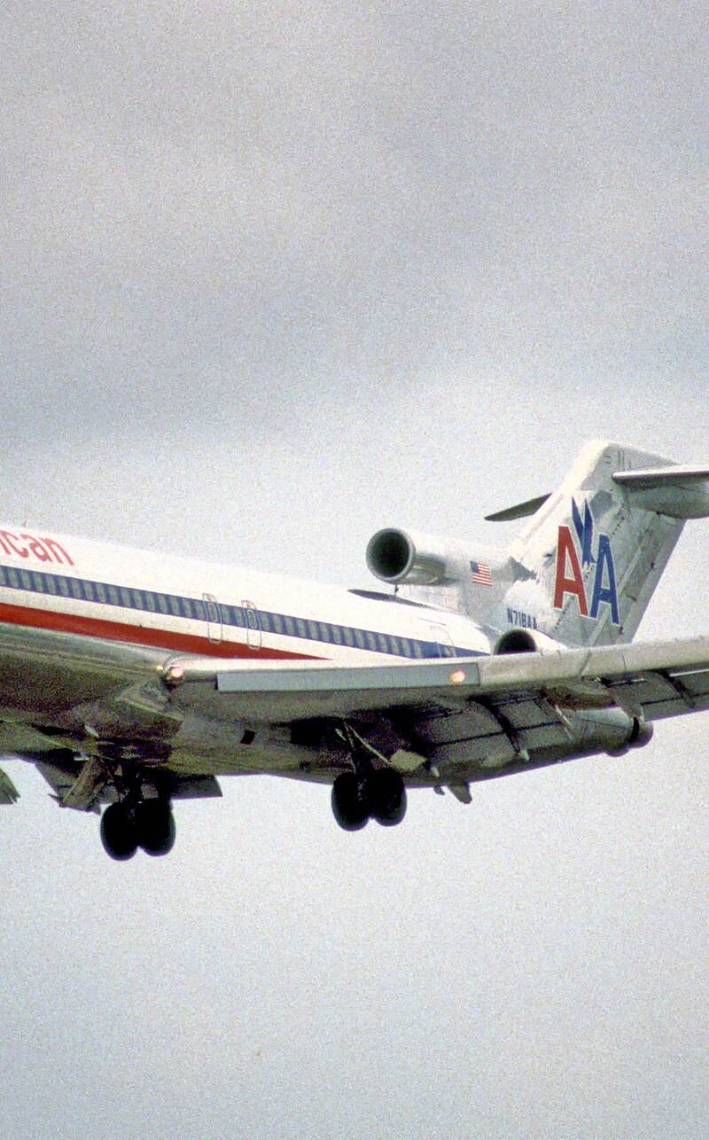 N718AA - Aircraft