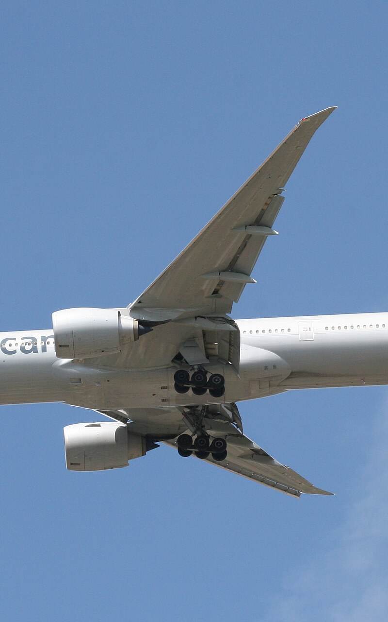N718AN - Twin-engine aircraft